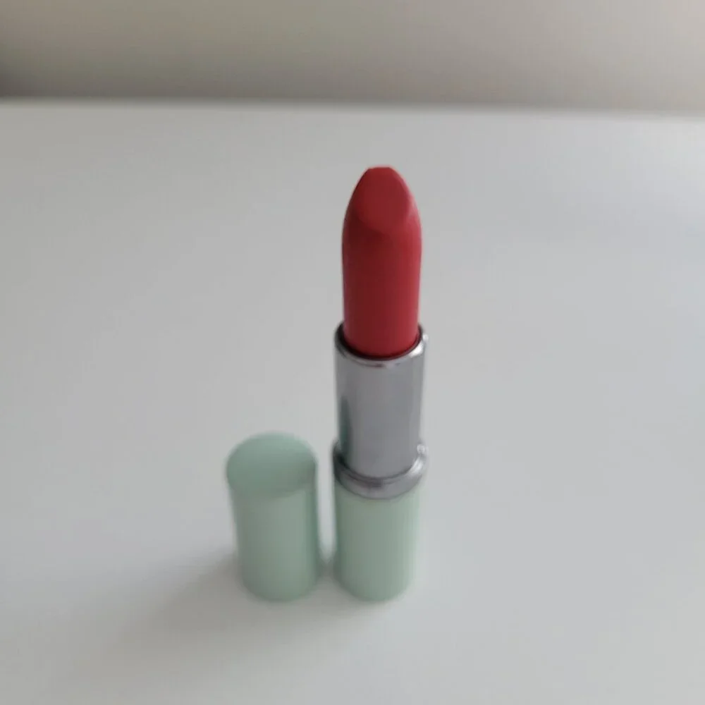 Clinique Dramatically Different Lipstick EXTRA RED Full Size RARE HTF Dented Tip